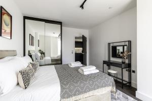 North Ken V - 2 Bedrooms - 1 Bathroom - Balcony - Concierge