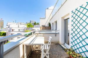 GuestReady - Sunny Chic Retreat with Balcony