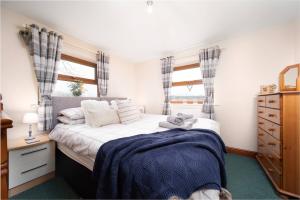 Sycamore Cottage, Falling Foss waterfalls