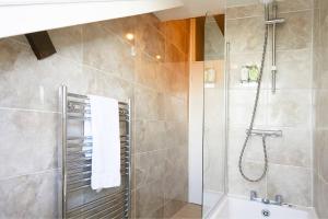 The Penthouse Queen Margarets Lodge