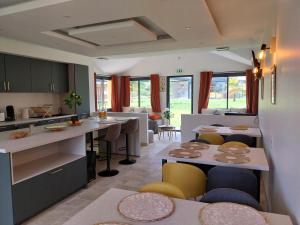 Hotels Logis Hotel Restaurant Cruzel : photos des chambres