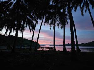 DK2 Resort - Hidden Natural Beach Spot - Direct Tours & Fast Internet