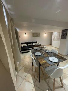 Appartements Vous viendrez vivre ici , 3 pieces chataignier garage a moto : photos des chambres