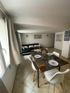 Appartements Vous viendrez vivre ici , 3 pieces chataignier garage a moto : photos des chambres