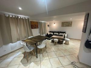 Appartements Vous viendrez vivre ici , 3 pieces chataignier garage a moto : photos des chambres