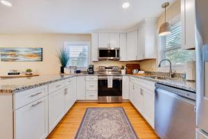 Steps to the Sound & Dog Friendly