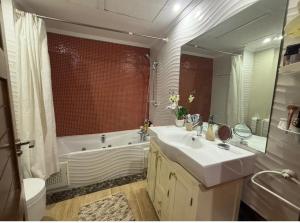 Central Fiber Optic Pool