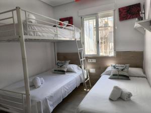 Cozy Bungalow with Private Terrace and Communal Pool in Torrevieja