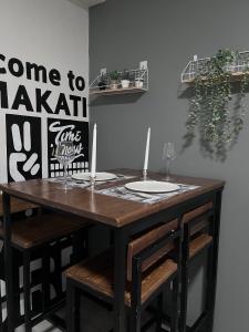 Cozy Makati 2BR in CBD Ayala area with games, KTV, and Amazing Pools!