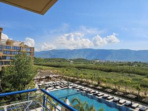 Apartment With Pool View In Rradhime