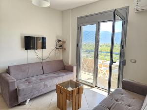 Apartment With Pool View In Rradhime