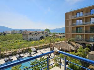 Apartment With Pool View In Rradhime