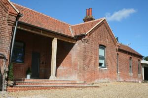 Eastward Skies - Stylish Modern Countryside Retreat