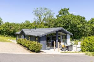 Saffron Lodge, 24 Roadford Lake Lodges