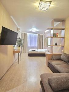 Spacious apartment by the sea