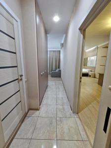 Spacious apartment by the sea