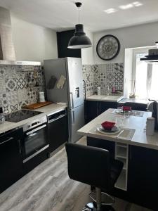 Appartements Le Balcon du Port- private parking : photos des chambres