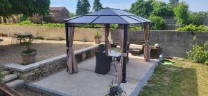 Courtyard cosy cottage