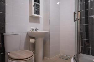 Kingfisher Court Apartments by Uno