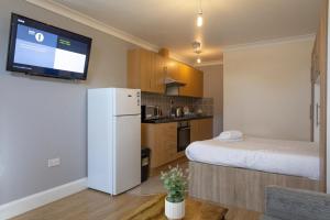 Kingfisher Court Apartments by UNO