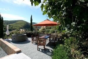 Le Cune, Apt La Terrazza - AC, Pool & Jacuzzi