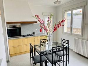 Maisons de vacances Gite de Coquelicots avec Jacuzzi a Embreville : photos des chambres