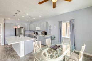 4 Mi to Casinos Mtn-View Home in Bullhead City!