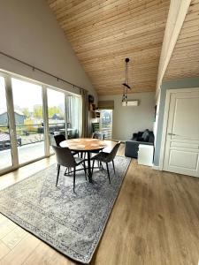 Gray House apartment