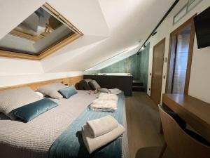 Hostal Restaurante Ibaisek