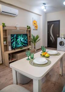 Boho Floral Apartment near to Old Town