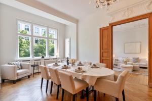 Fantastic apartment in prime location - city center west