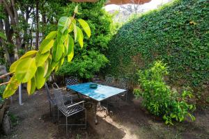 Villa nella curva della funicolare, Capri