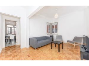 HOUZE Large 4 bedroom apartment near Lisbon Zoo