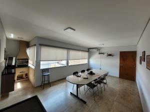 Edícula com estacionamento privativo, a uma quadra do Shopping Oriente - Casa da Sensei