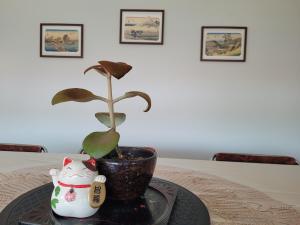 Edícula com estacionamento privativo, a uma quadra do Shopping Oriente - Casa da Sensei