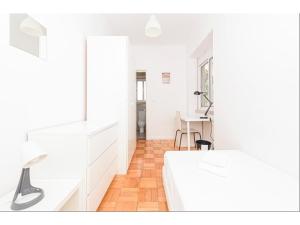 HOUZE_Central Lisbon 4 room flat