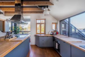 Cozy riverside penthouse