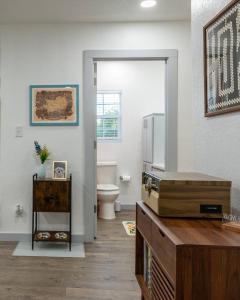 Winstons Hideaway. A few blocks walk to downtown.