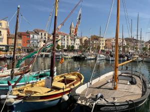 Appartements T3 Rez de jardin SANARY CENTRE : photos des chambres