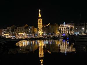 Appartements T3 Rez de jardin SANARY CENTRE : photos des chambres