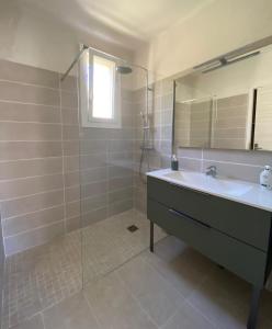 Appartements T3 Rez de jardin SANARY CENTRE : photos des chambres