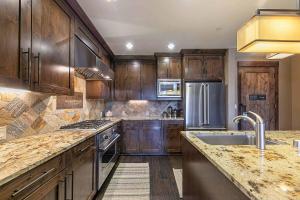 Northstar Lodge 306 by East West Hospitality