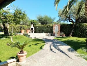 Villino con piscina cod AL1