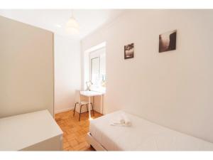HOUZE_4 room flat in Central Lisbon