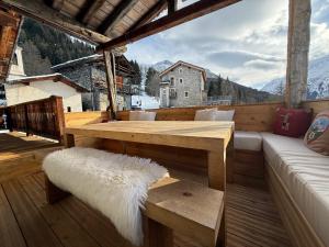 Chalet authentique avec jacuzzi proche de Val dIsère