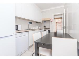 HOUZE_4 room flat in Lisbon Centre near Zoo