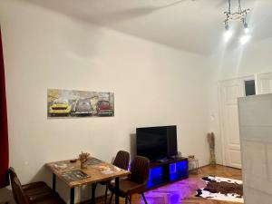 Centrally located apartment near Airport Trains Stations