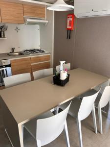 H147-Mobilhome cosy 2 chambres 4 personnes camping 5 étoiles