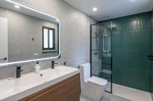 Walk everywhere! Sauna and Jacuzzi