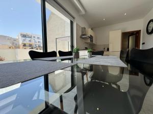 Bugibba Luxe Pool Penthouse